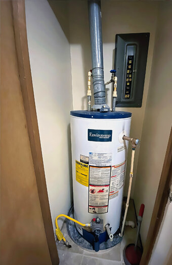 https://highwycombehotwater.com.au/uploads/2025/06/gas-hot-water-system-40702.jpg