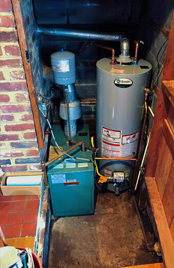 https://highwycombehotwater.com.au/uploads/2025/06/gas-hot-water-system-50310.jpg