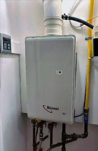 https://highwycombehotwater.com.au/uploads/2025/06/hot-water-87450.jpg