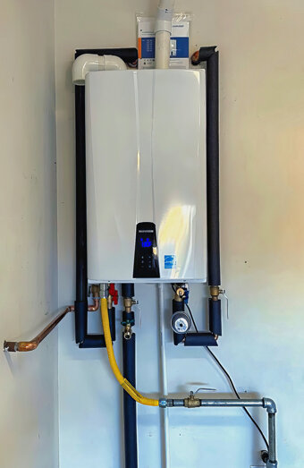 https://highwycombehotwater.com.au/uploads/2025/06/instant-hot-water-systems-63860.jpg