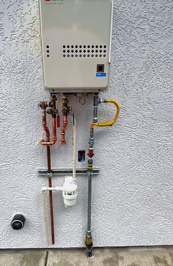 https://highwycombehotwater.com.au/uploads/2025/06/thermostatic-water-systems-62598.jpg